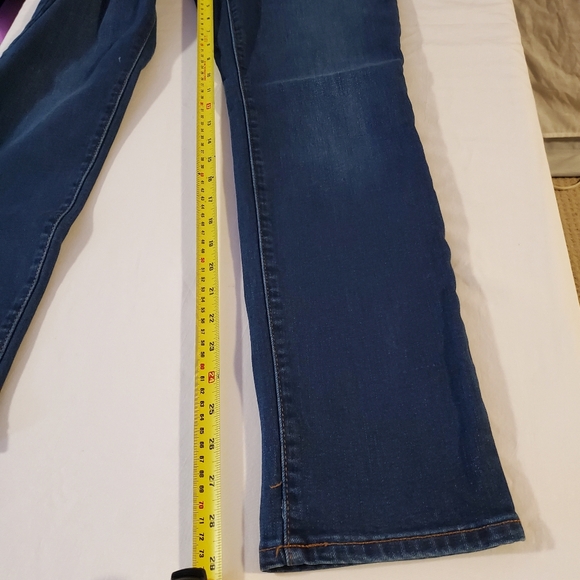 Mid Rise Power Slim Straight - Size 2 - Picture 4 of 5